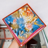 Hermes scarf 90cm 真絲披肩/ 方型絲巾 (la vallee de cristal)