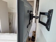 全港專業電視 32 - 55'移動式掛牆架安裝* 全包架料及人工價錢 Fortune Technologies Co