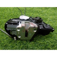 SUZUKI SWIFT (ZC21S) 2007 DOOR LOCK (FRONT RIGHT ONLY) 6D066D25 JAPAN USED [[2E-4C-D382]