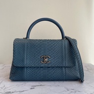 Chanel 藍色蟒蛇皮Coco Handle28