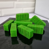 KEK LAPIS EVERGREEN BY ADIQA KEK LAPIS