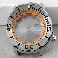 ตัวเรือนนาฬิกาสีเงินสแตนเลสสตีล ขนาด 43 มม. รุ่น Grey ring S Crown พร้อมฝาครอบ Monster Case แบบขันเก