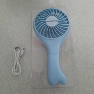 全新正版Anmum安滿迷你手持小風扇，USB充電，隨身㩗帶，方便耐用，長23cm,直徑11cm,只限2個，誠意推薦。