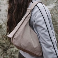 紐約 BAGGU 尼龍肩背包 淺灰 小