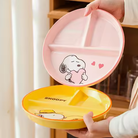 New 8 inch Large Capacity Kawaii Snoopy Ceramic Plate Cute Food Dessert Divider Plate Tableware Kids