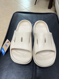 Hoka ORA Recovery Slide 3