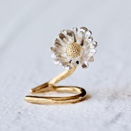 Chrysanthemum north pole ear cuff