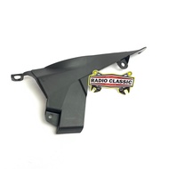 Caver Sambungan Body Belakang Tutup Shock Belakang Honda Beat Karbu Ori Ahm 80102KVY960
