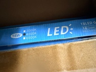 PATEK LED T8 燈光管 18W  4000K