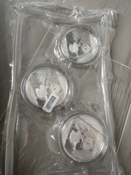 2017年熊貓銀幣三枚