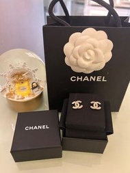 Chanel 經典雙C水鑽耳環