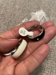 兩個戒指內圍刻NFC不知道什麼意思一起賣188