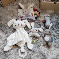 Smart Kiddy Shop Baby Gift Set 4 ชิ้น ชุดของขวัญเด็กแรกเกิด ชุดของเล่นเสริมพัฒนาการ หนังสือผ้า ลูกเล