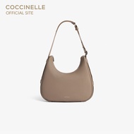 COCCINELLE กระเป๋าโฮโบผู้หญิง รุ่น RAQUEL HOBO BAG 130201 สี WARM TAUPE/ROSETTE