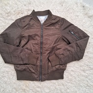 Preloved bomber crop jacket pull & bear army