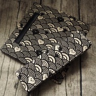 和風黑色波浪躲貓貓 嬰兒/小童嬰兒揹帶/汽車座椅 雙面口水巾/揹