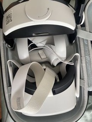 Oculus Quest 2 VR 頭戴裝置連收納盒