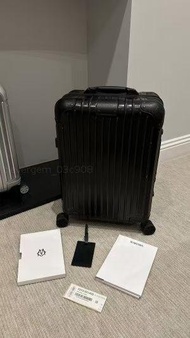 Rimowa essential 手提行李箱（實拍圖）