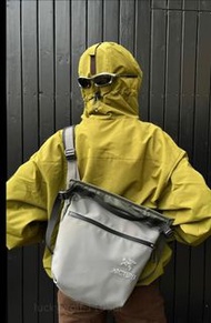 Arc'teryx x Beams Arro8 日系防水拼色斜挎單肩手挽包