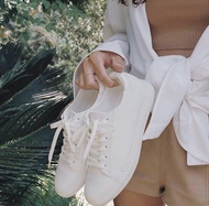 Kenneth Cole 小白鞋