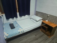 Spacious Studio 204 with Wi-fi near BTS Skytrain