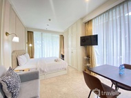 Modern Studio with Jacuzzi at Art Deco By Travelio