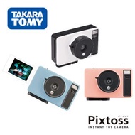DJS LIFESTYLE 觀塘店 - 🇯🇵日本人氣產品 TAKARA TOMY PIXTOSS 即影即有菲林相機採用吸睛的可愛外型設計。廣角近拍鏡頭；自拍或合照均能簡單駕馭。多重曝光功能；可拍攝出更富創意的效果。有「白色」、「藍色」、「粉紅色」三款顏色選擇！
