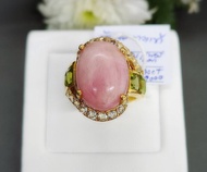 แหวนพลอยแท้ ทับทิมแอฟริกา สี Pink Rose ล้อม White Topaz (พลอยขาว) ประดับ Peridot ด้านข้าง เรือนเงิน 925 ชุบทอง 24 เค ไซต์ 56