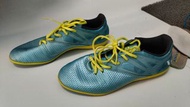 Adidas足球鞋