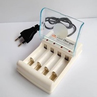 AA - AAA Battery Charger - AA Battery Charger - 4 Slot Charger