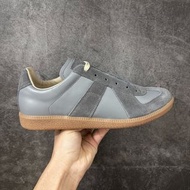 🤩必備德訓鞋🤩 復古爆款淺灰拼接質感滿分百搭休閒鞋 | Maison Margiela Replica 經典德訓運動鞋|