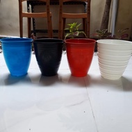 20 cm Turquoise Tapered White Wasp Flower Pot - 20 cm Tapered Pot Stock