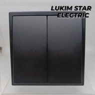 SIMON I7 BLACK DOFF/ SERIES SWITCH 2 GANG SIMON i7 BLACK DOFF BLACK SWITCH CAN GRAB