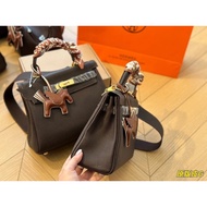 HERMES HERMES HERMES New Color First Layer Cowhide Hand-held One-Shoulder Cross @