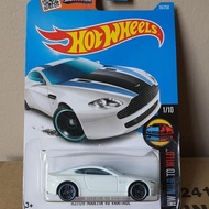 HOTWHEELS ASTON MARTIN V8 VANTAGE WHITEOriginal