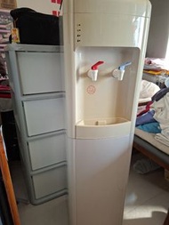 冷熱水機
