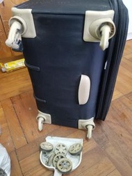 維修 行李箱 及更換輪子