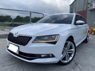 SKODA 酥可達 2019款式Superb Combi 旅行車 1.4 TSI 選用配備 原鈑件 車美價優 速洽！