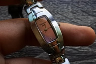นาฬิกา Fashion มือสองญี่ปุ่น Panama Jack ระบบ QUARTZ ผู้หญิง ทรงสี่เหลี่ยม กรอบเงิน หน้าปัดสีชมพู หน้าปัด 21มม. สายสแตนเลส ใช้งานได้ปกติ สภาพดี ของแท้ ไม่กันน้ำ