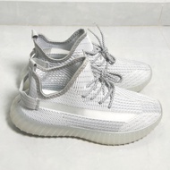 Yeezy BOOST 350 Style Gray White Sneakers