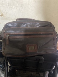 MARCO POLO 中古真皮郵差袋 MANDARINA  DUCK 300元