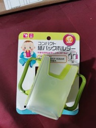 嬰兒手握紙盒器