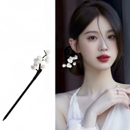 White and Blue Flower Hair Brooch, Ao Dai Bridal Hair Accessory