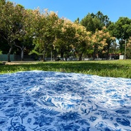 【升級款】防潑水戶外露營野餐墊(附贈同款收納袋) 藍色復古印花