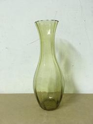 WH28382【四十八號老倉庫】二手 早期 台灣 橄欖綠 小氣泡 薄胎 玻璃 花瓶 22.8cm 1瓶價【懷舊收藏拍片道