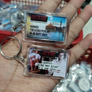 Keychain Arcylic Frame Custom Gambar