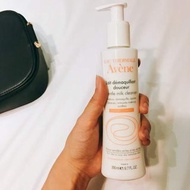 Avene雅漾活泉玻尿酸卸妝乳 200ml