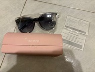 Vedi vero 太陽眼鏡，有購買證明卡