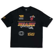 New Era เสื้อยืดแขนสั้นรุ่น Miami Heat Nba Racing Black Oversized Short Sleeve T-Shirt
