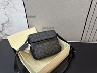 COACH蔻馳Sullivan郵差包經典老花黑色